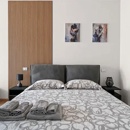 Casatella Rose In Apartment